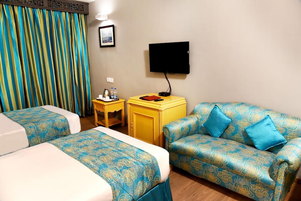 Golden Parkk Room