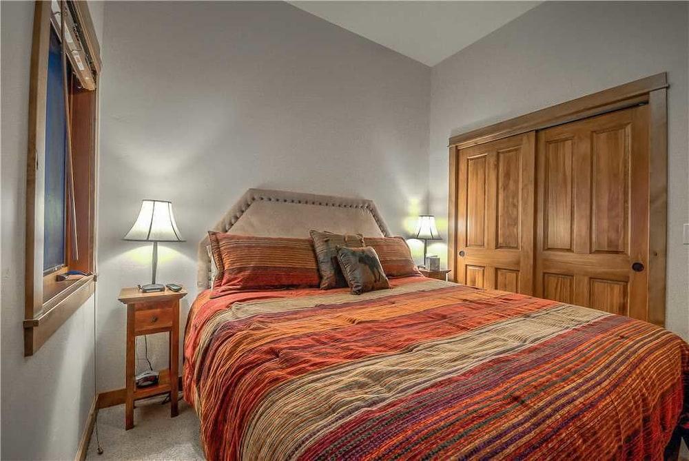 Soaring Eagle Chalet Room