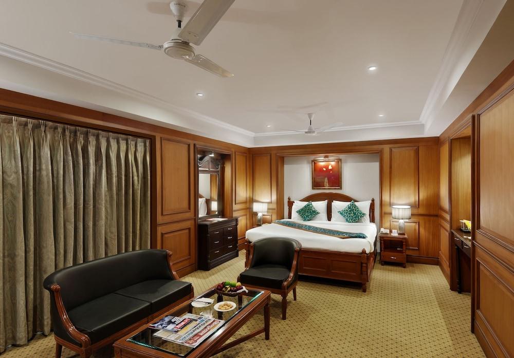 إنديا أواده