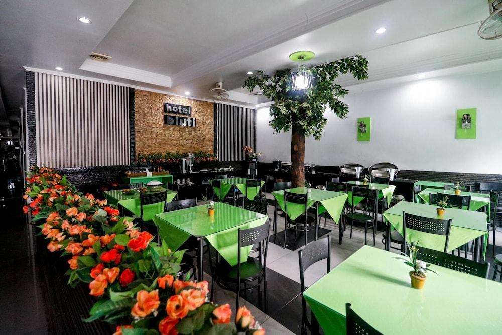 ريد دورز بلس آت بانجارماسين تنجا تفاصيل الفندق من الداخل