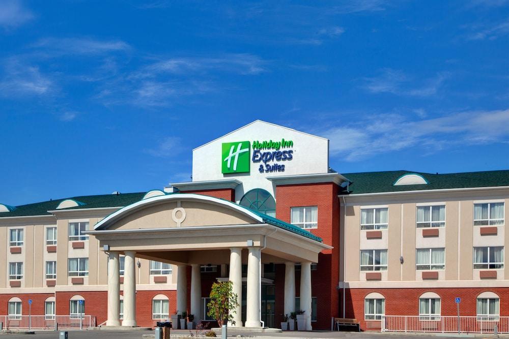 Holiday Inn Express Hotel & Suites Hinton by IHG Featured Image