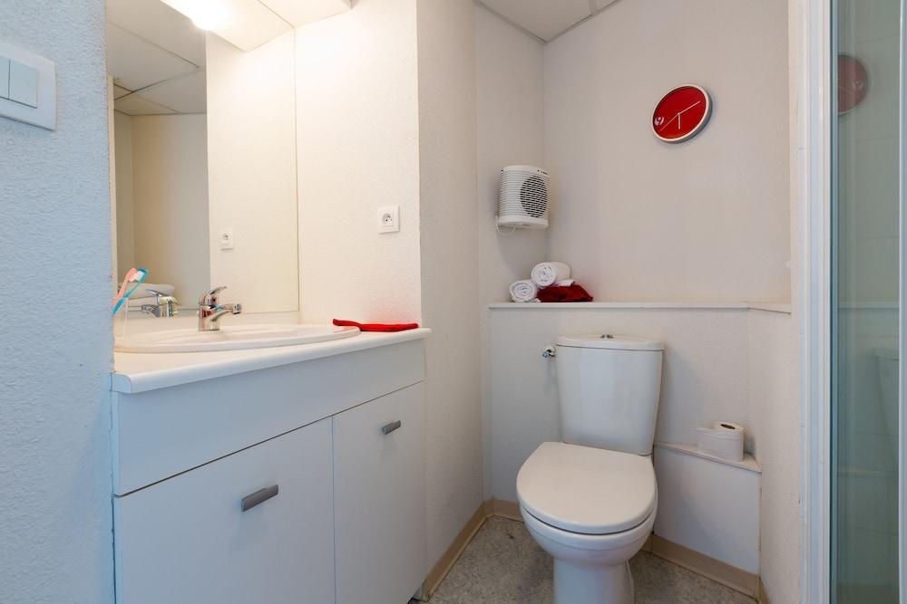 Résidence Suiteasy Le Parc Belvédère Bathroom