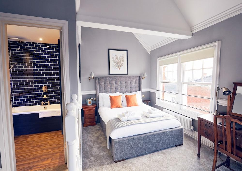 ذي أولد كوفي تافيرن الصورة الأساسية