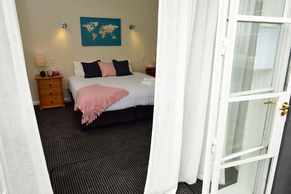 Peaceful and Central Studio in Thames Room