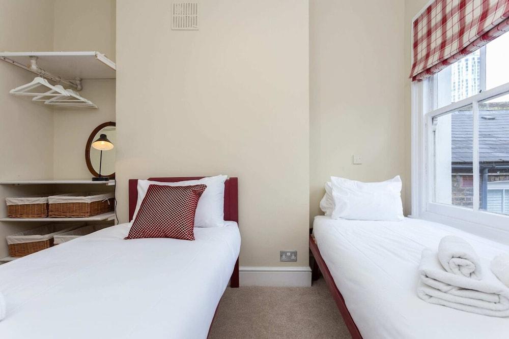 Quaint 2BD Flat 9 Min Walk To Vauxhall Tube Featured Image