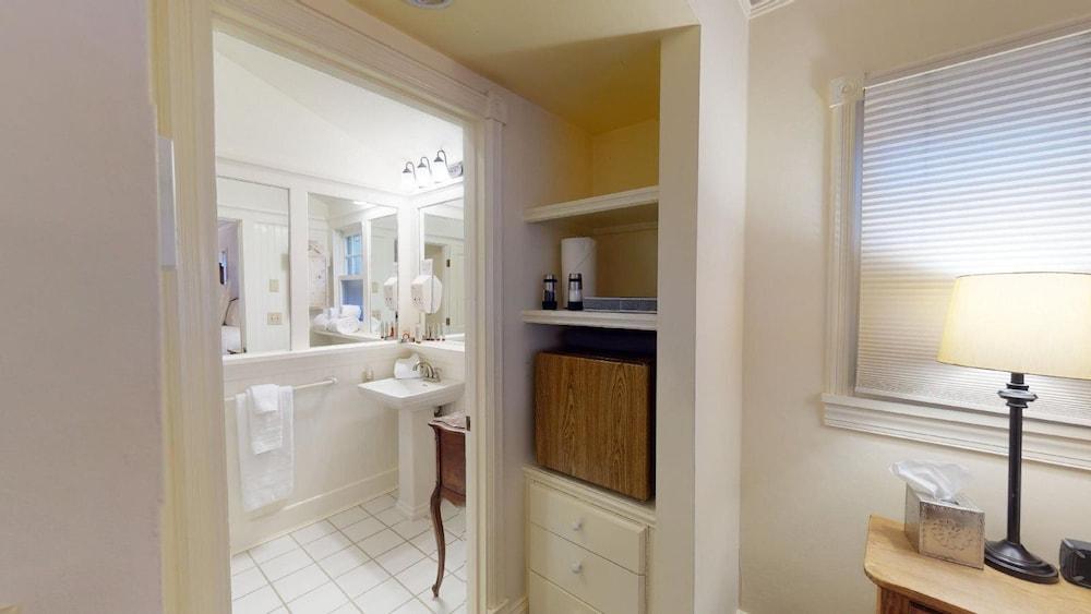 Preston Suite #8 Room