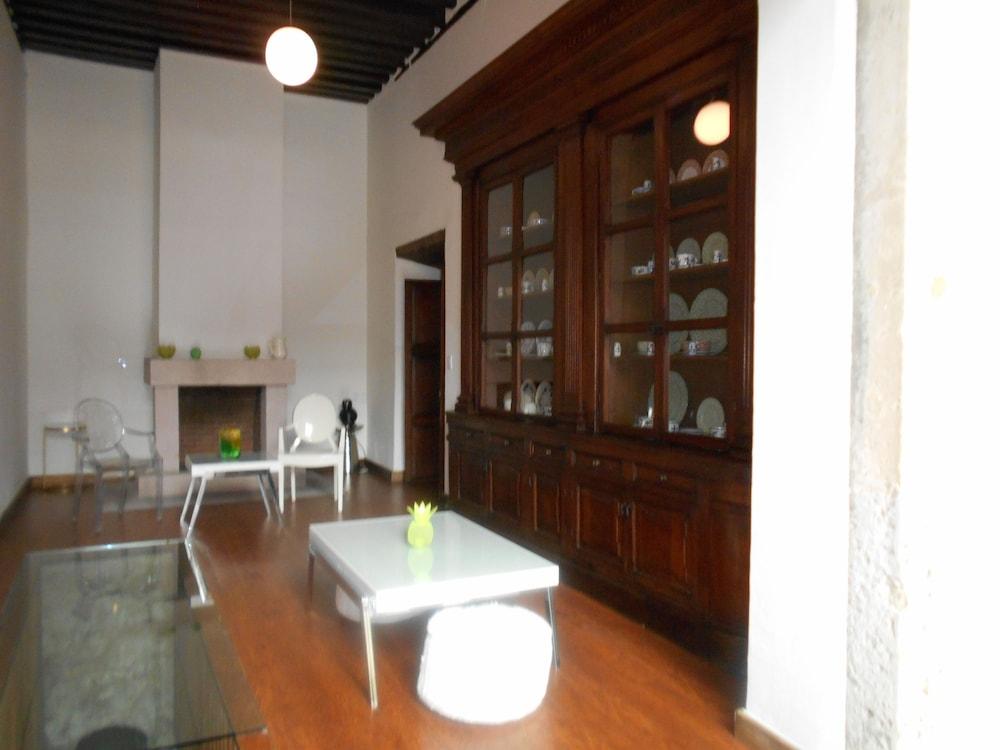Hosting House Express Lobby Sitting Area