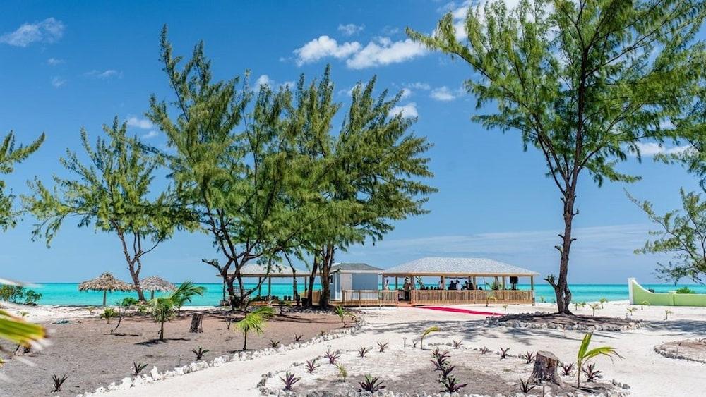 5 Beach Homes Near White Sand Beaches of South Andros