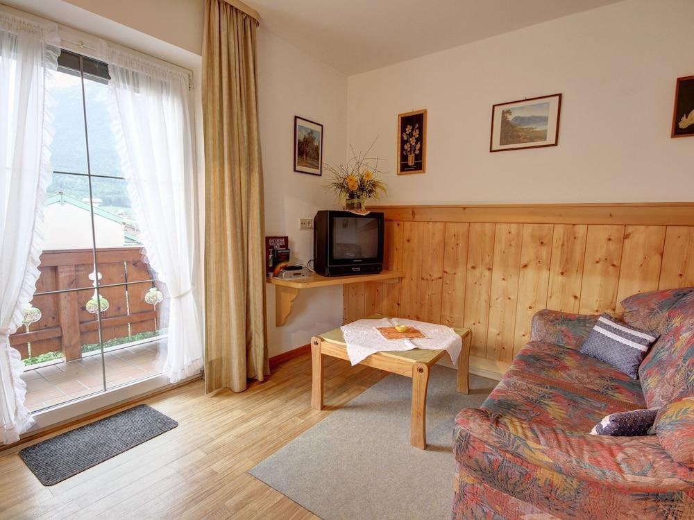 Modern Apartment in Eck With Balcony غرفة معيشة