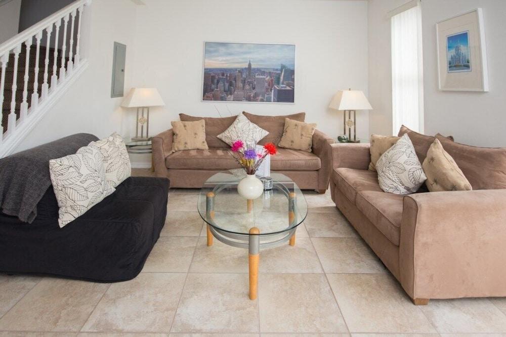 Johnny's Fiesta Key 3 Bedroom Townhouse by Redawning