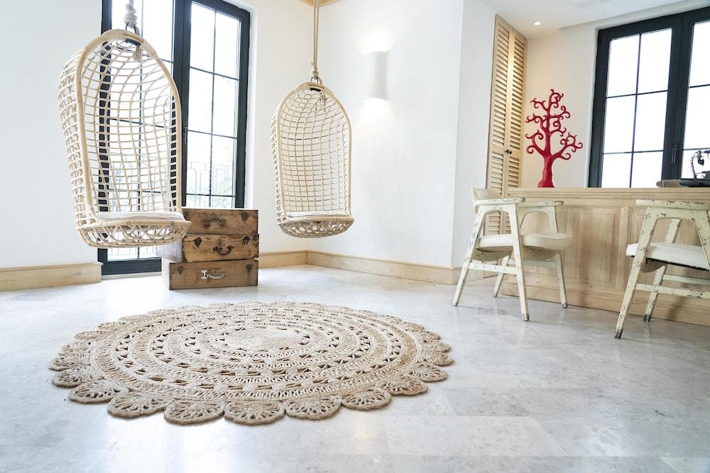 يوت بوهيم هوتل - بوتيك كلاس - لبالغيس فقل الفندق من الداخل