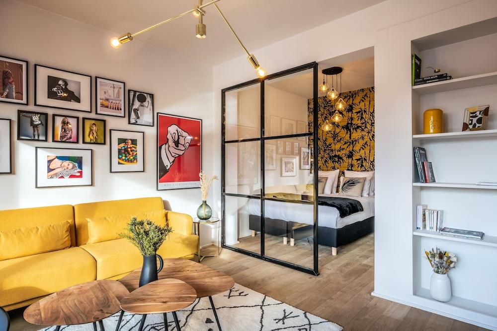 ذا ريجنت ترافيلر