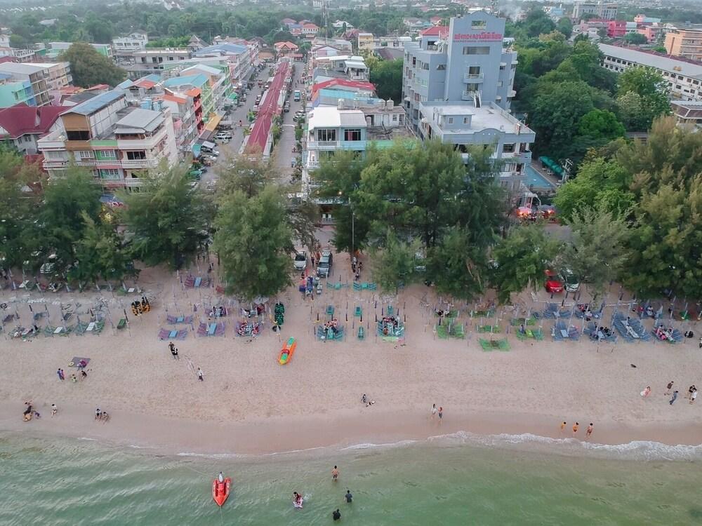 The Beach Cha Am Suite Exterior