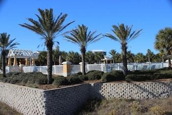 Coquille at Martinique Home features Golf Cart and Bikes to Use by RedAwning Property Grounds