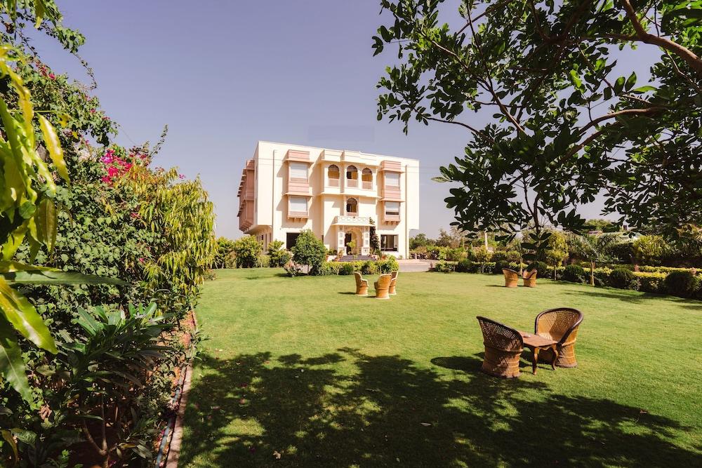 WelcomHeritage Mount Valley Resort, Ranthambore