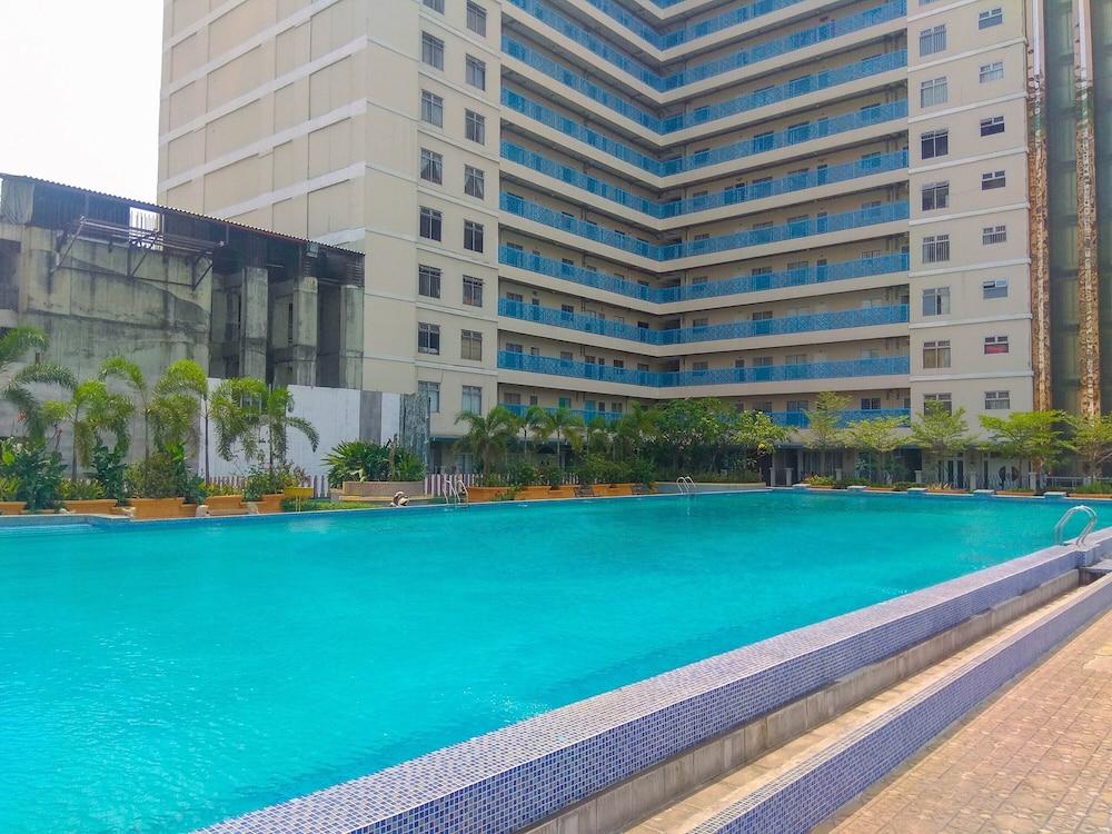 Cozy with River View @ 2BR Teluk Intan Apartment Outdoor Pool