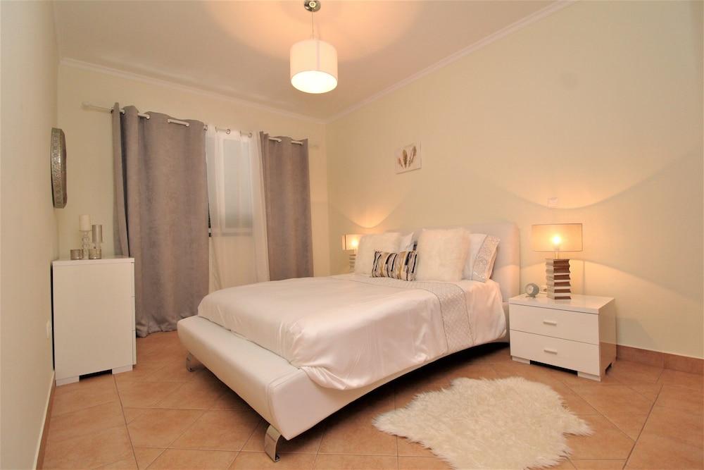 Paul do Mar Charming Apartment T2 Room