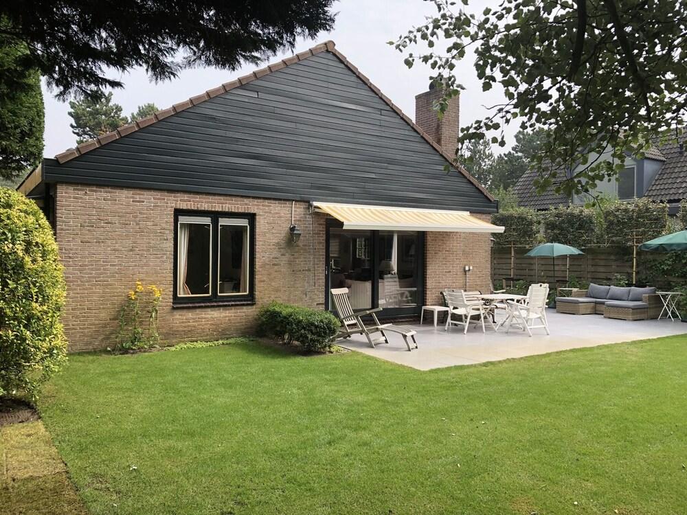 Lovely Holiday Home in Bergen aan Zee With Terrace