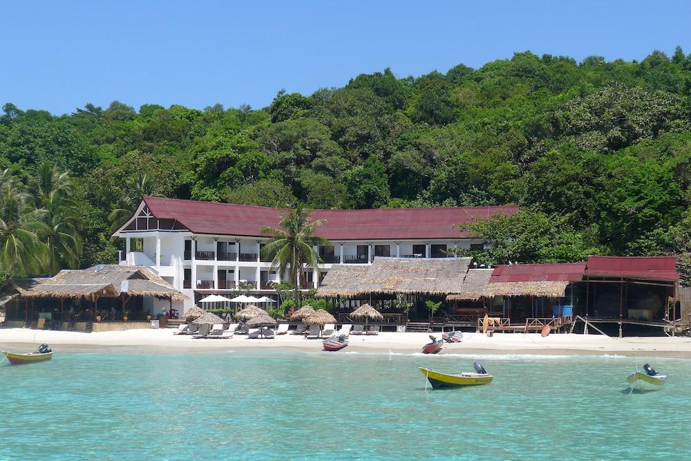BuBu Long Beach Resort Exterior