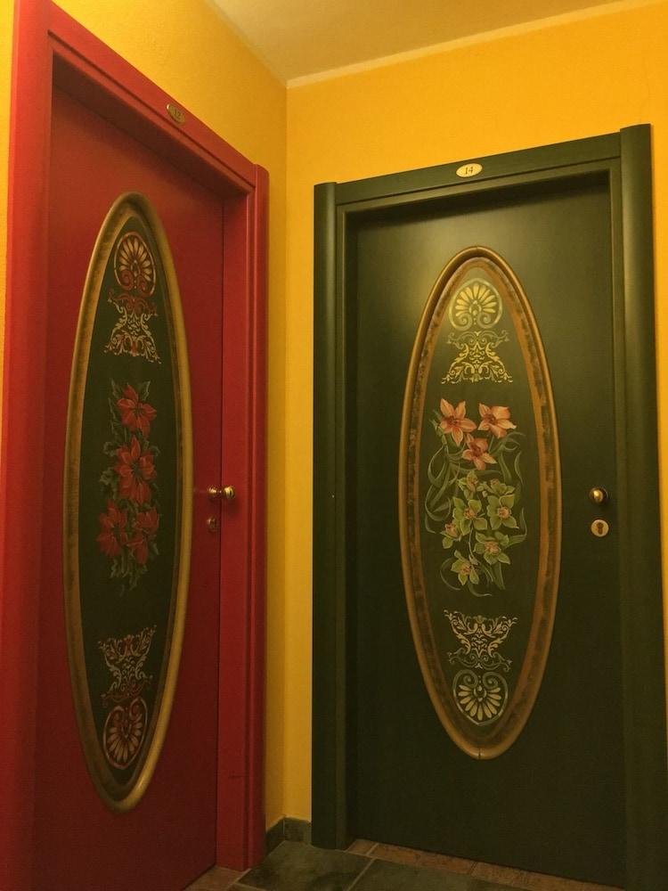 Madama Vigna Interior Detail