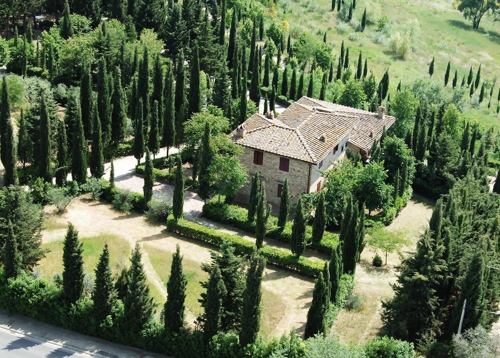 كازا فاكانتسي بوديري ميتزاسترادا