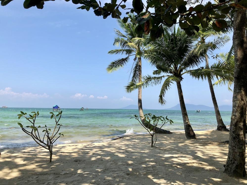 Peppercorn Beach Property Grounds