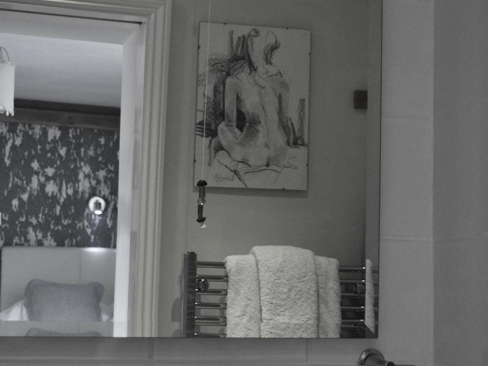 تشيكر كوتيدج بد آند بريكفاست أخرى