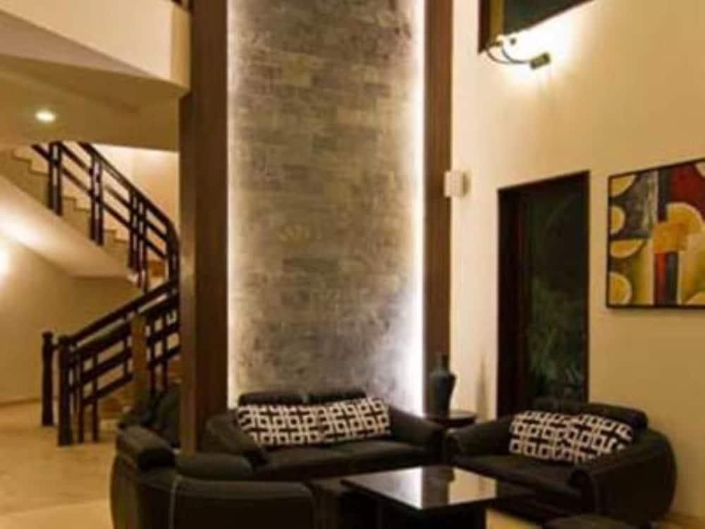 ناجوا جراندى