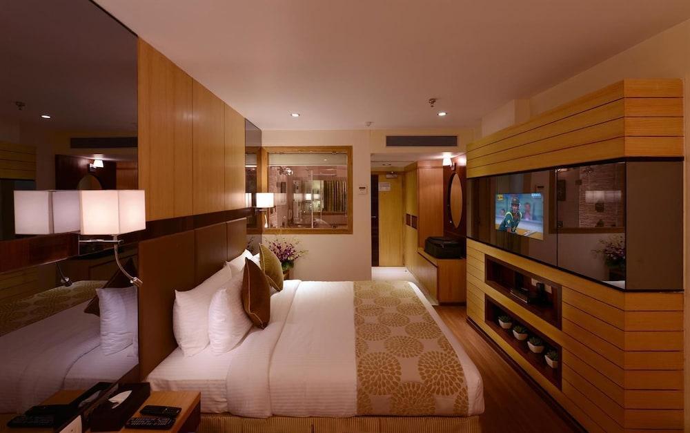 Tulip Inn Ahmedabad Guestroom