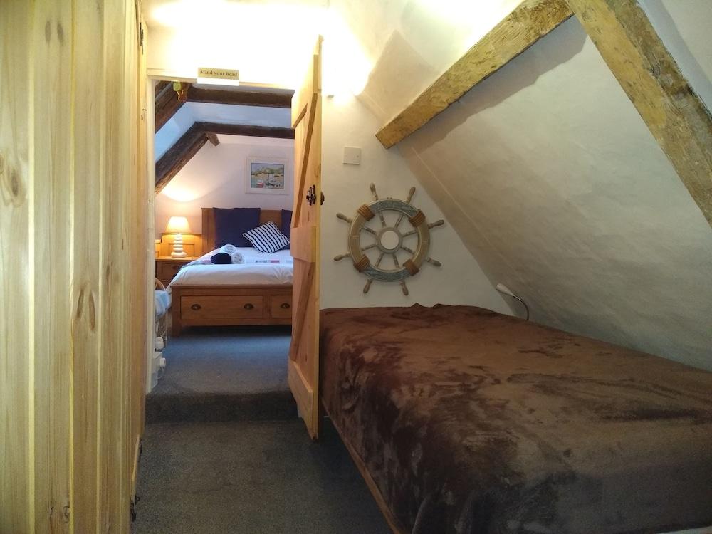 Anchorage Wells Room