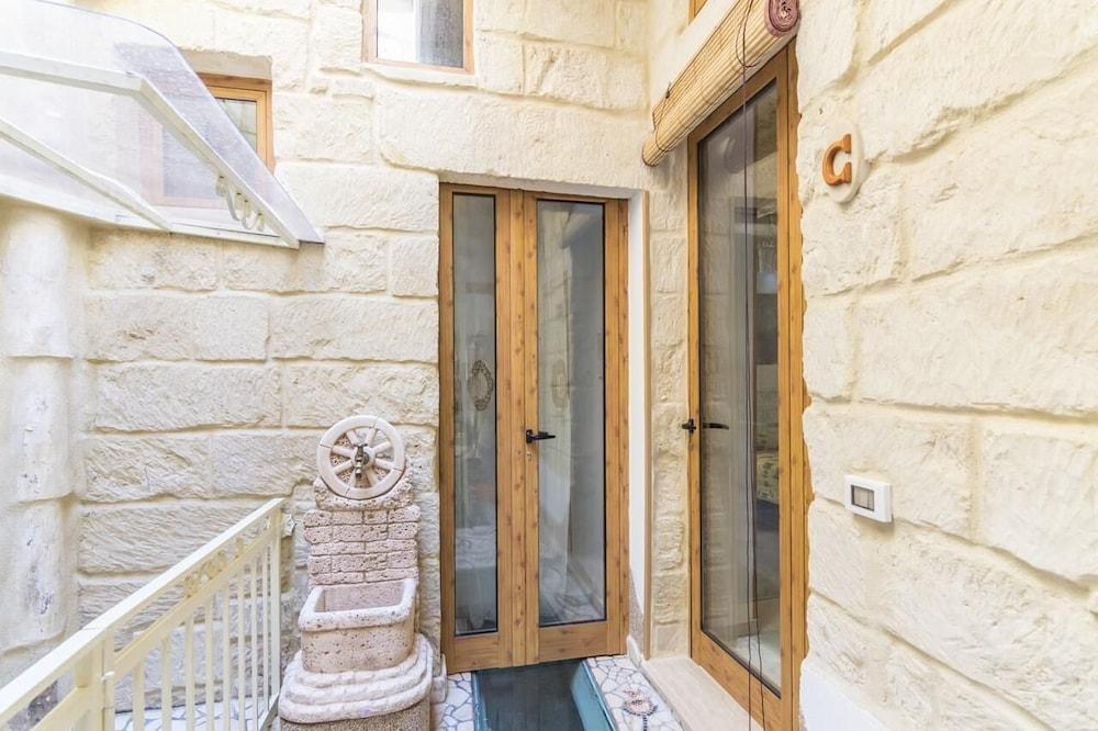 ديمورا كورتي أنتيكا سكورانو المنطقة الخارجية