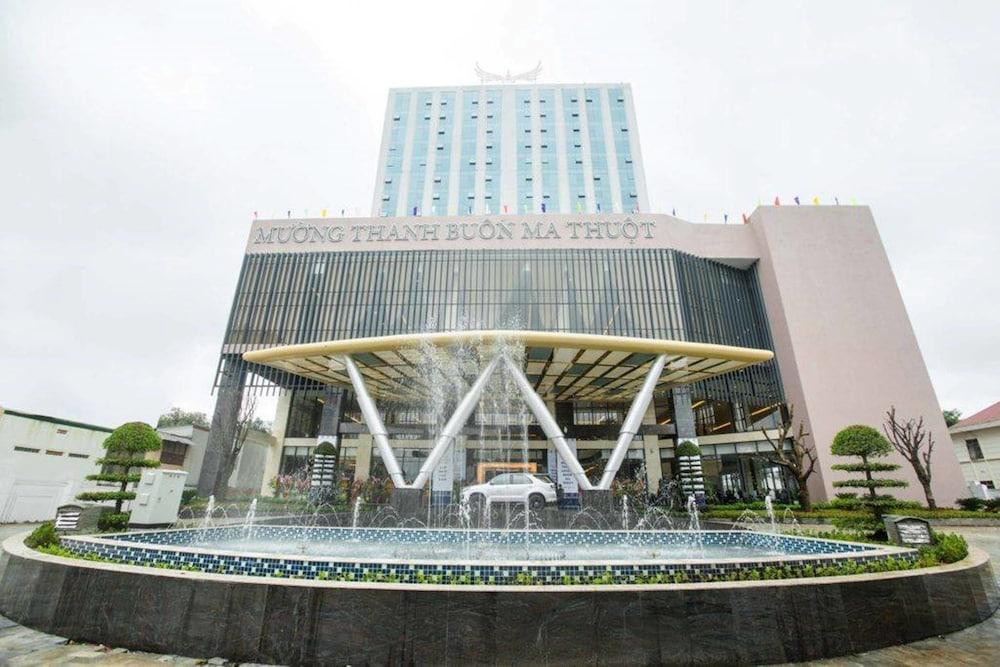 مونج تان لاكشري بون ما توت