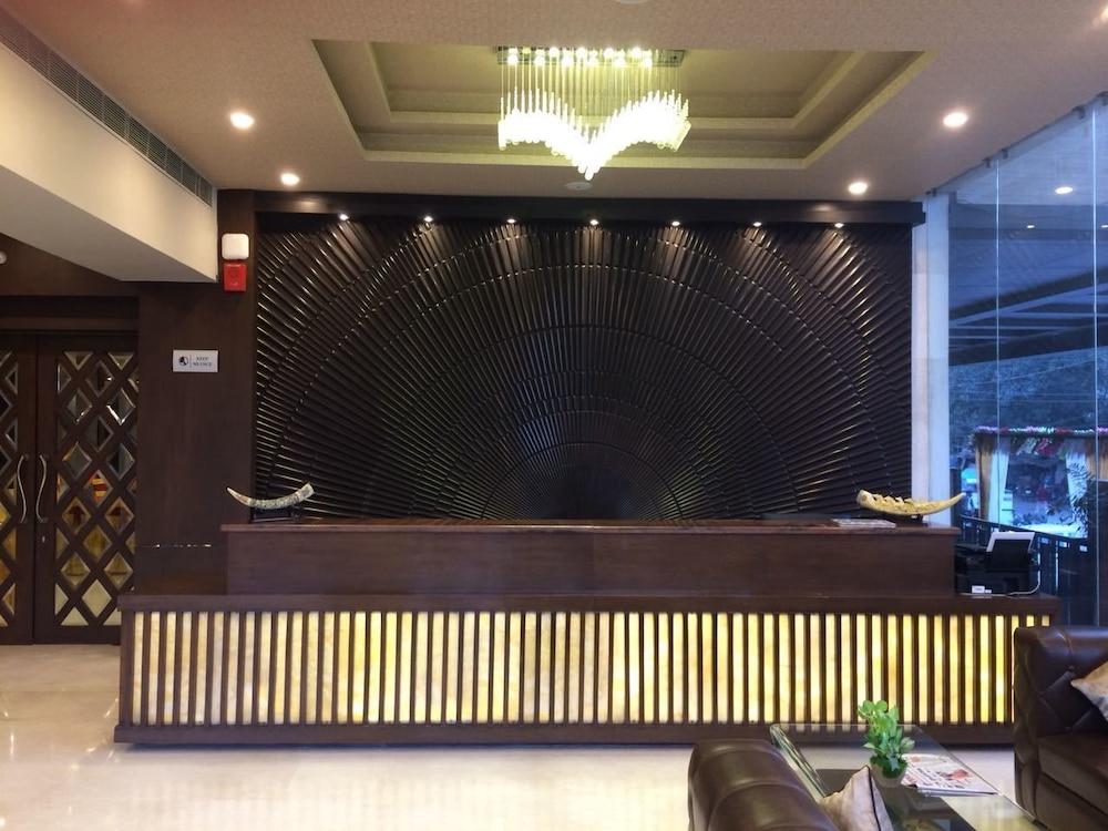 دي إن جي ذا جراند هوتل