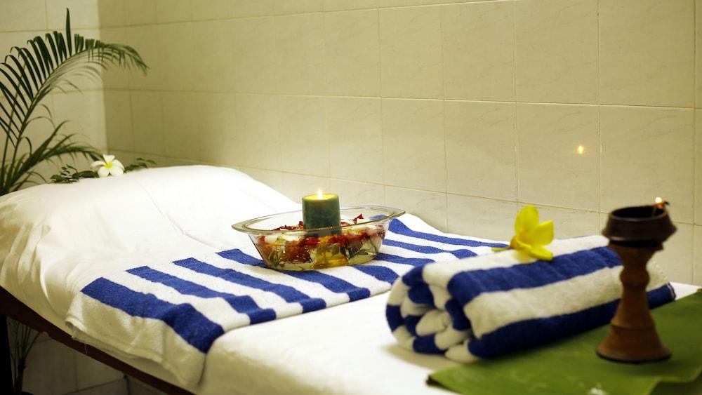 Golden Parkk Spa