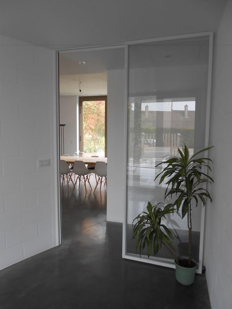 دايمينشانز إم الفندق من الداخل