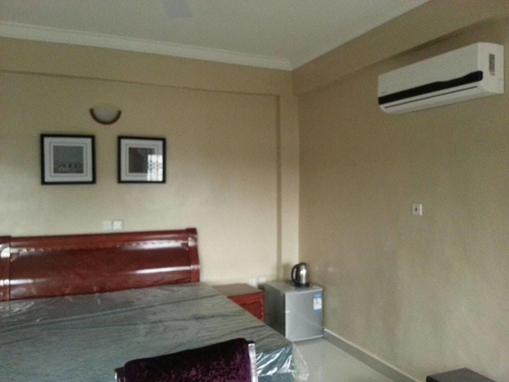MJ Appartments Room