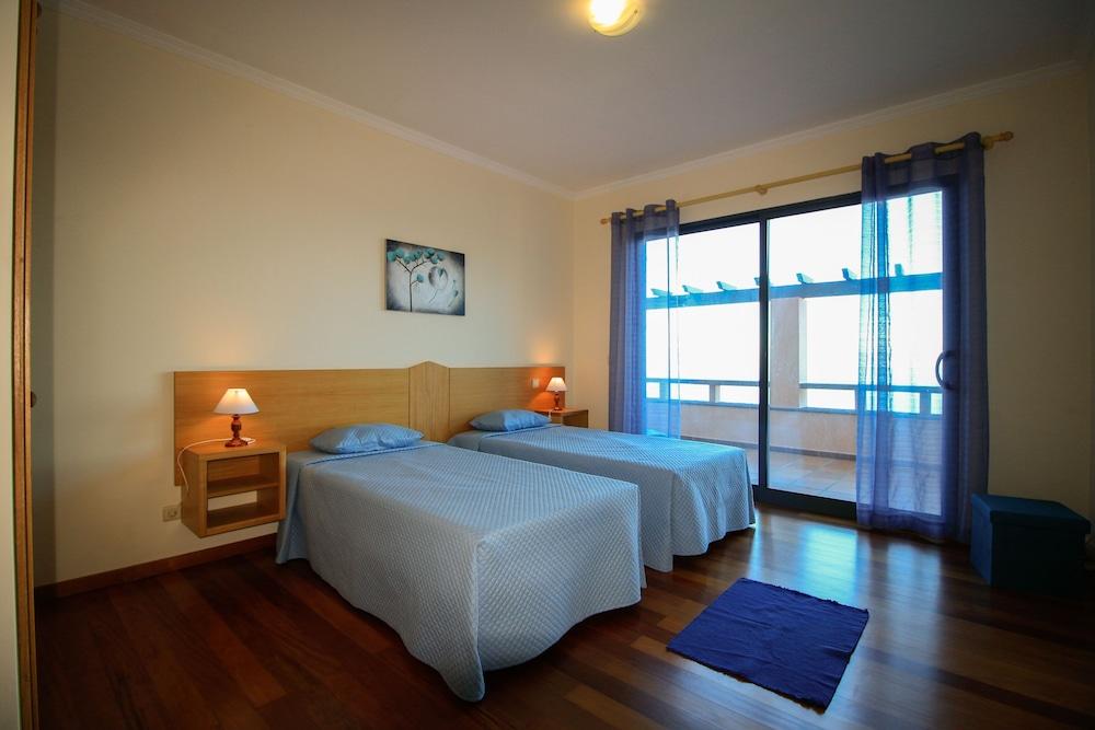 Paradise Ocean View by Analodges Room