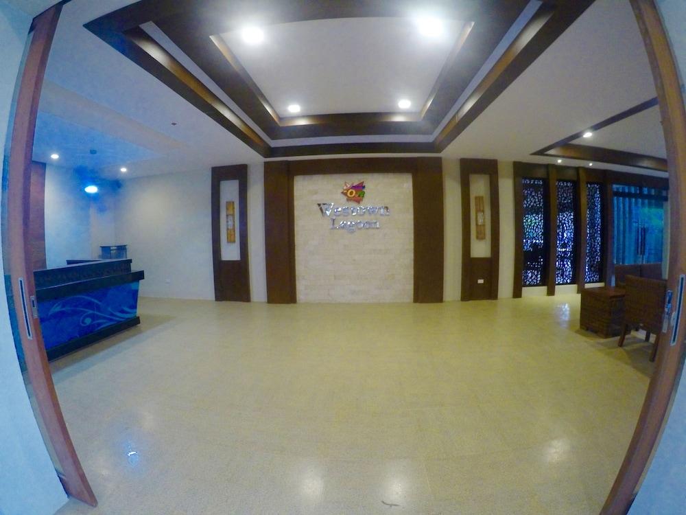 Mo2 Lagoon Coron Interior Entrance