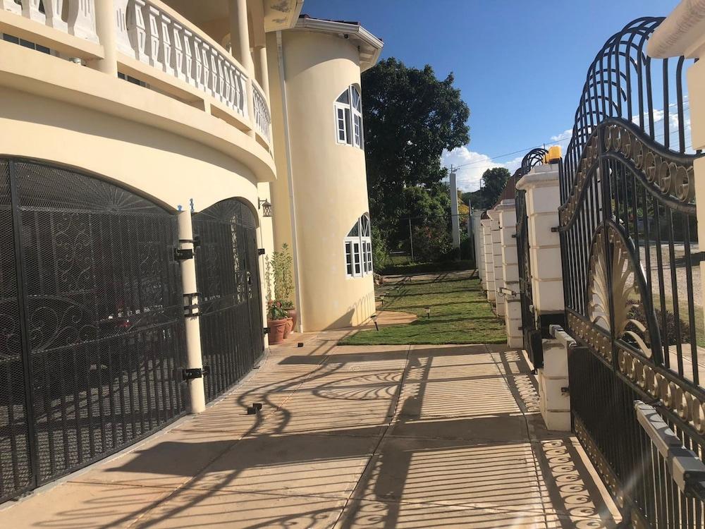 ريتريت كمفورتابل أبارتمنتس المنطقة الخارجية