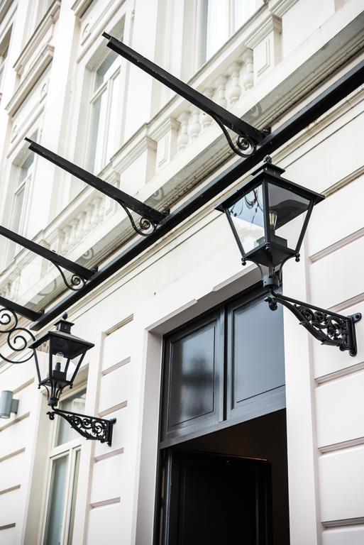 بيلوز جراند هوتل بلايس روبي أخرى