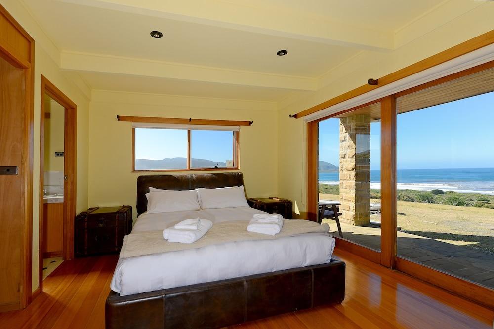 Cloudy Bay Villa Room