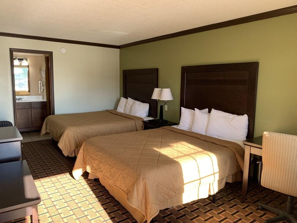 بادجيت إن توليدو مومي غرفة