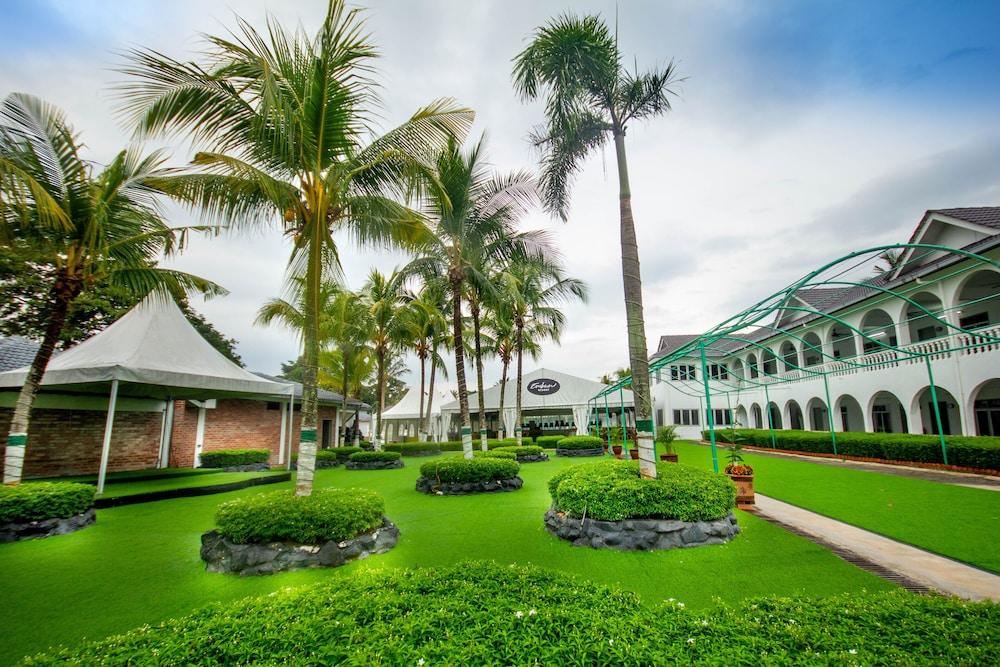 Embun Resort Putrajaya Exterior