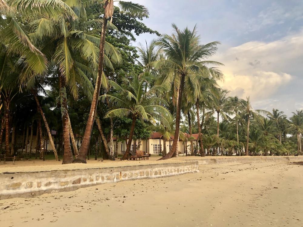 Peppercorn Beach Property Grounds