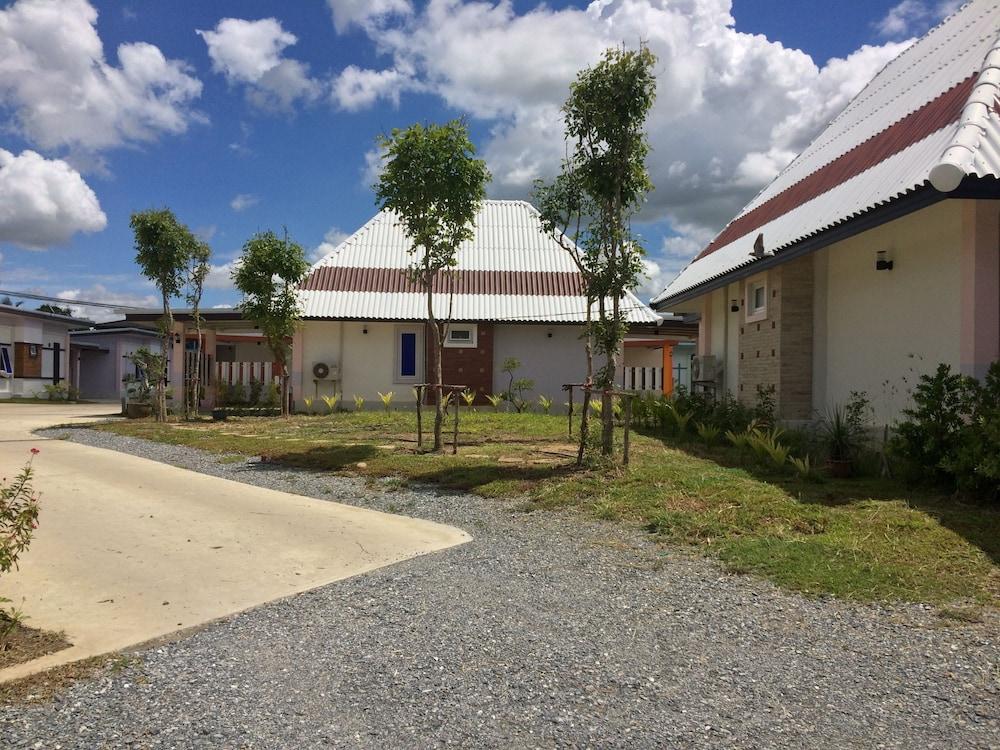 Suanrak resort Exterior