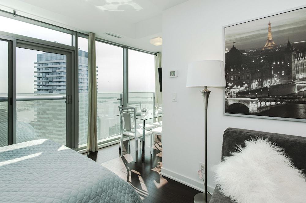 Velvet Stays – Financial District