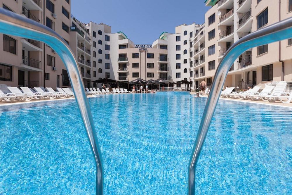 Studio for Family with Kitchenette and Pool view Waterslide
