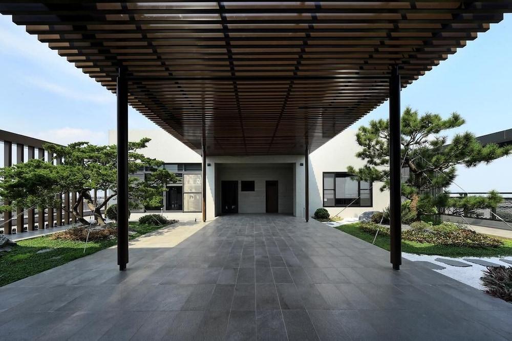 Doho confucius hotel Exterior