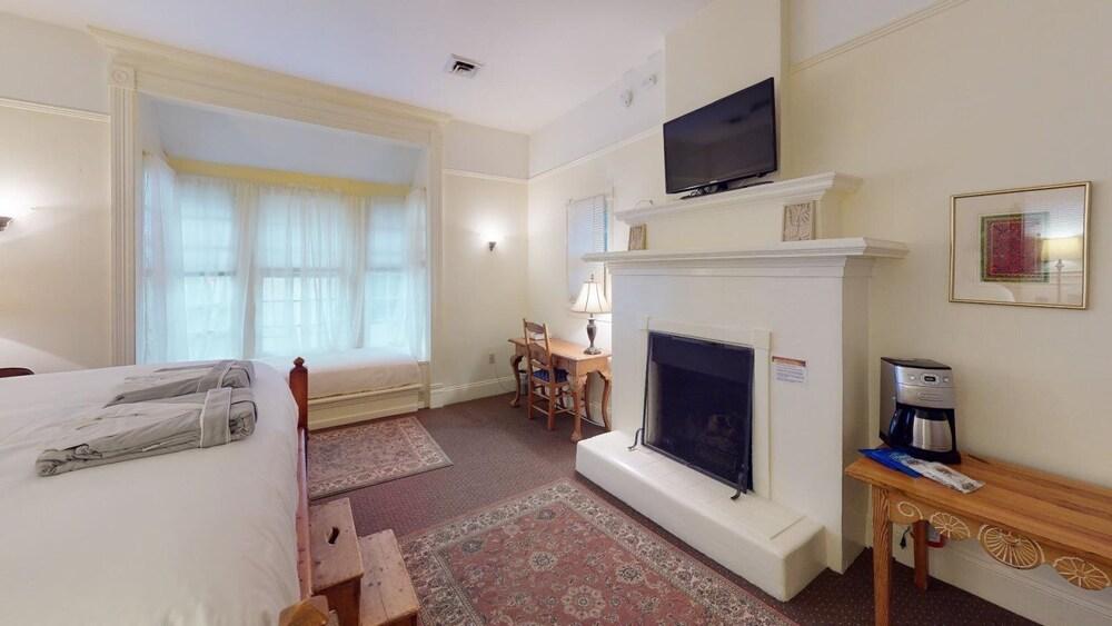 Preston Suite #8 Room