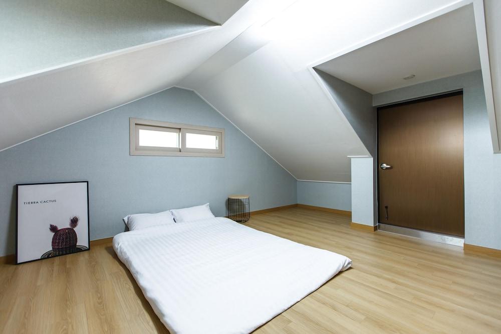 Sunrise Dadam Room